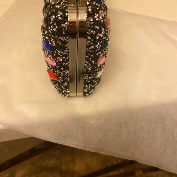 NWOT CRYSTAL AND SPARKLE EVENING BAG WITH 2 CHAINS - Picture 6 of 8